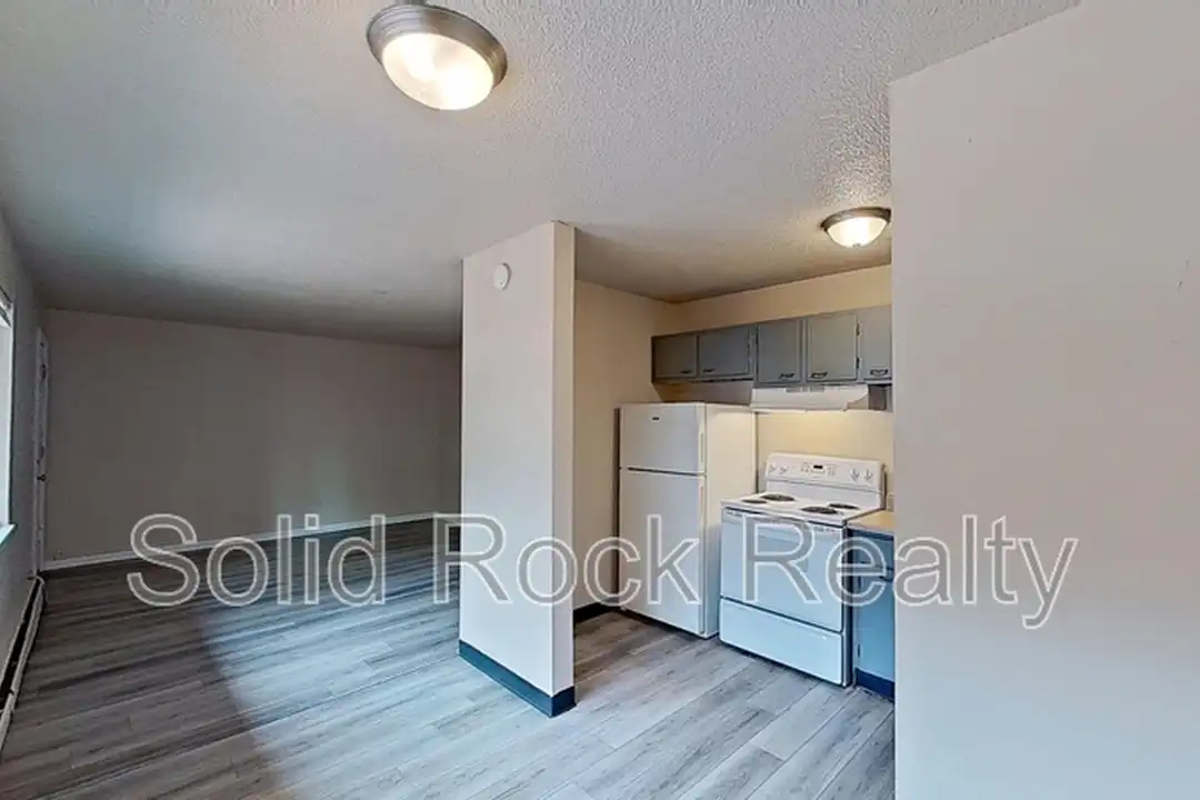 Apartment in Colorado Springs - View 3