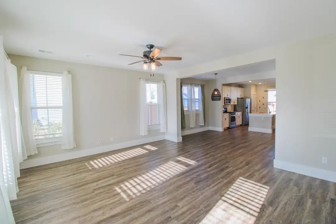 286 Great Lawn Dr - View 5