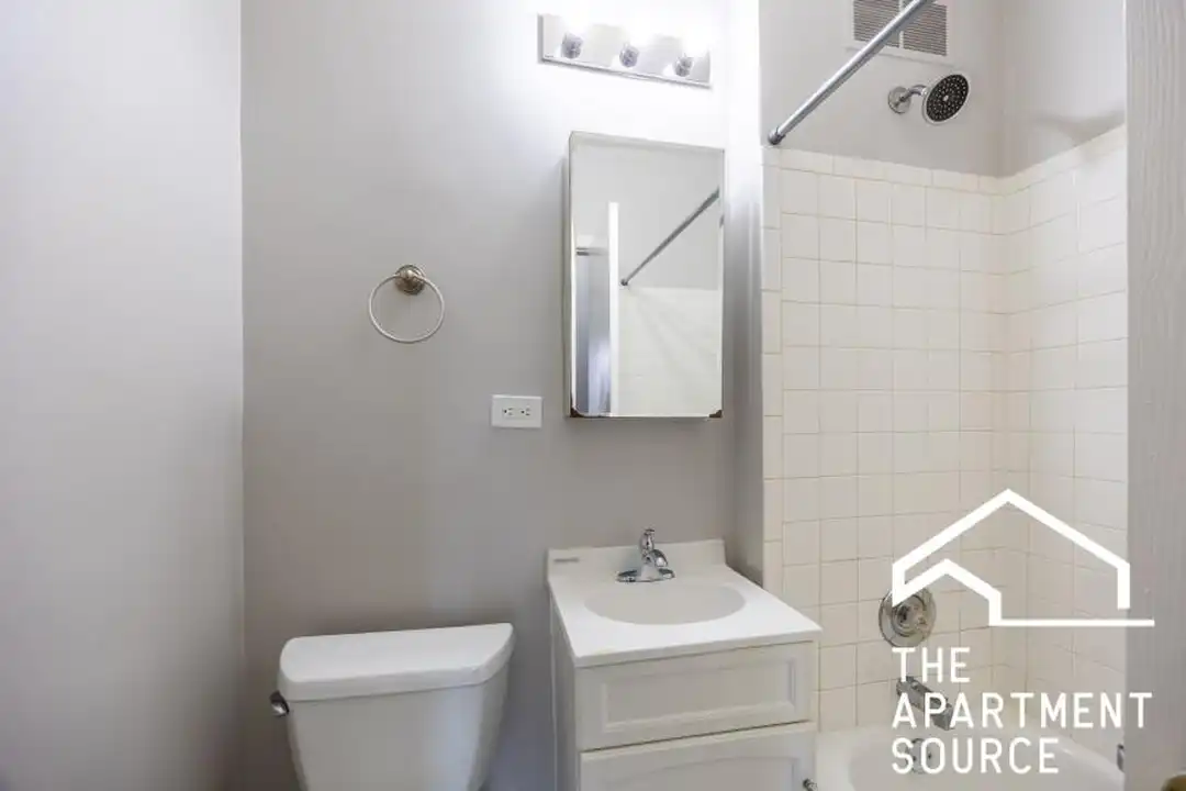 5742 N Winthrop Ave - More