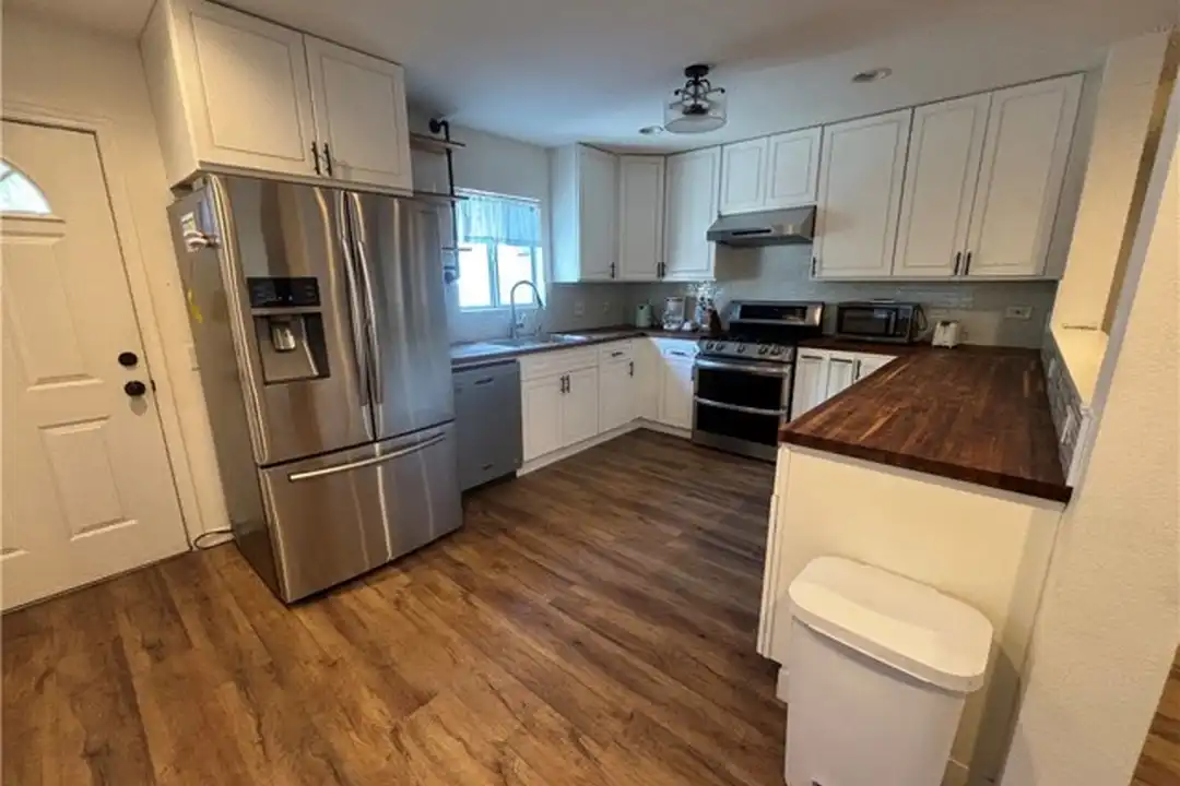 306 E Cummings Ln - View 5