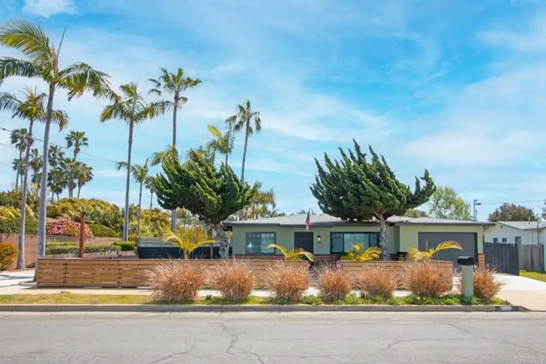 House in Oceanside - View 3