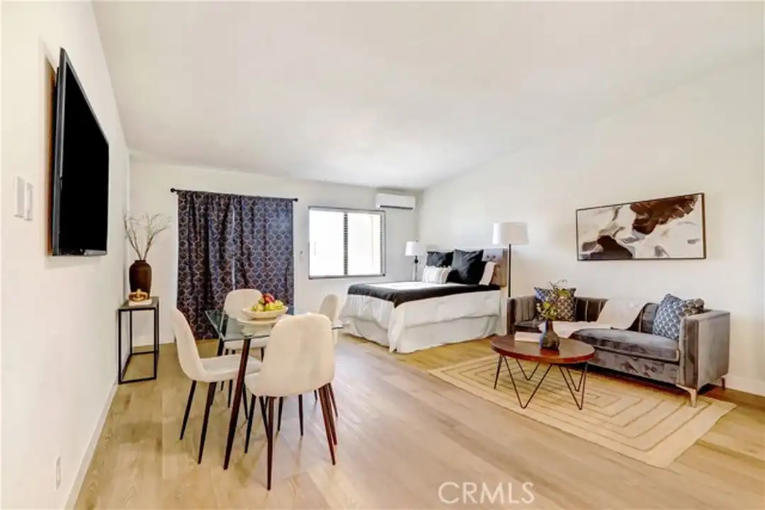 1706 Sessums Dr unit 11 – photo 1 of 11