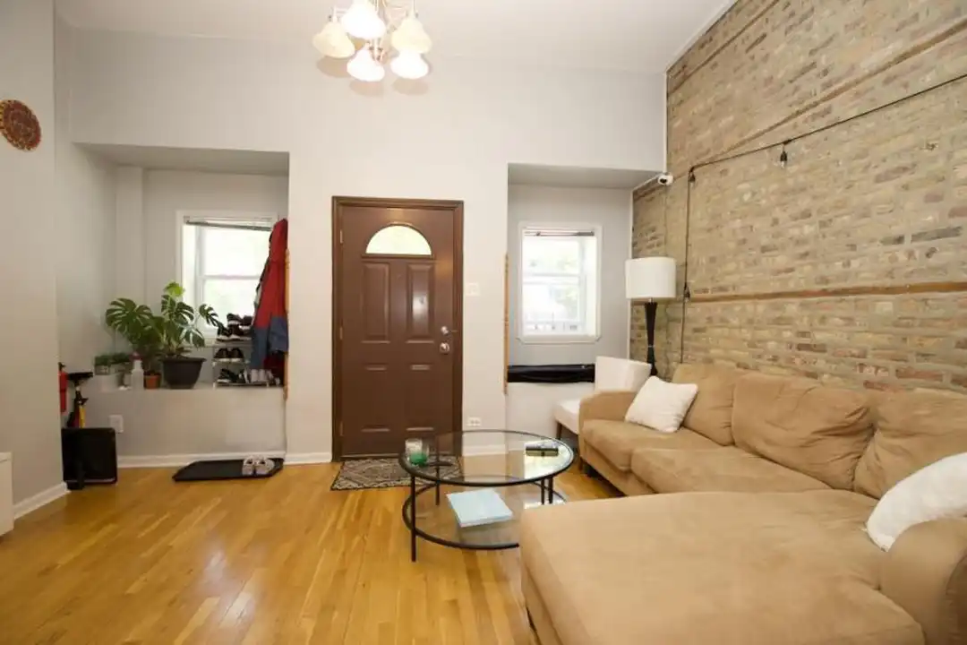 1252 N Greenview Ave - More
