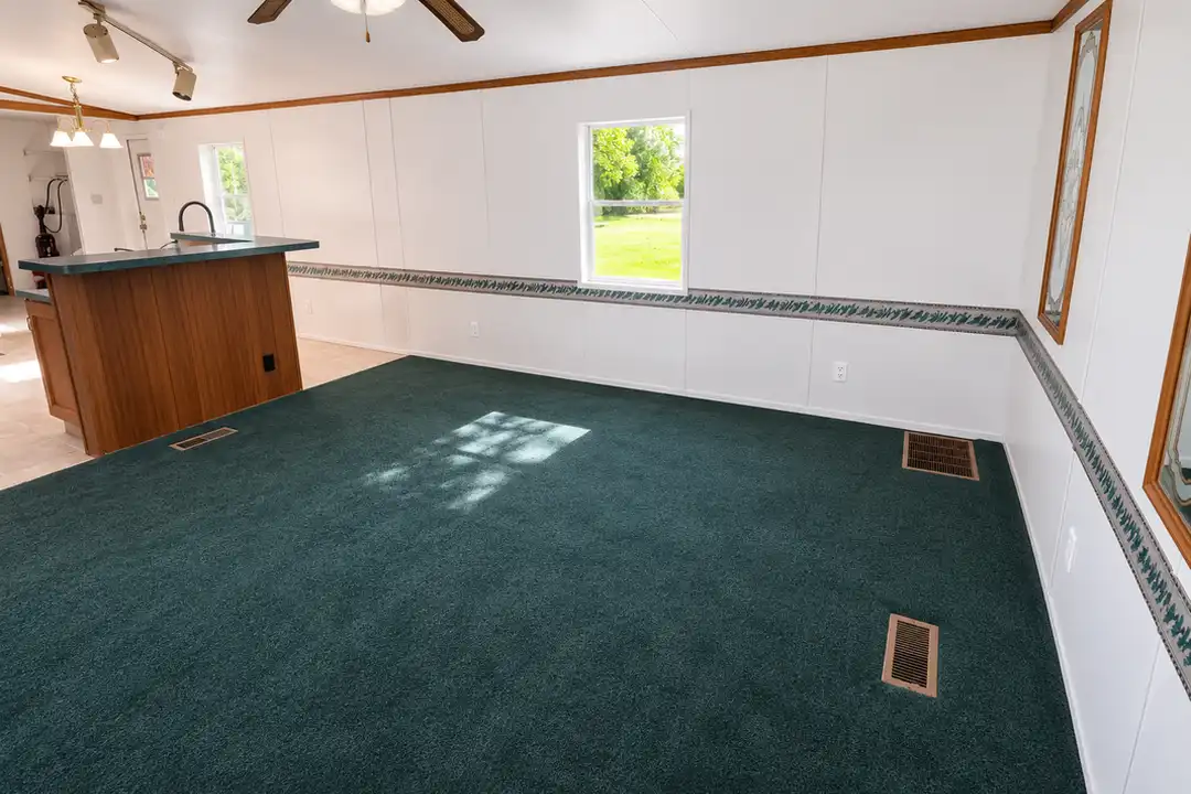 11226 Greenwood Rd - More