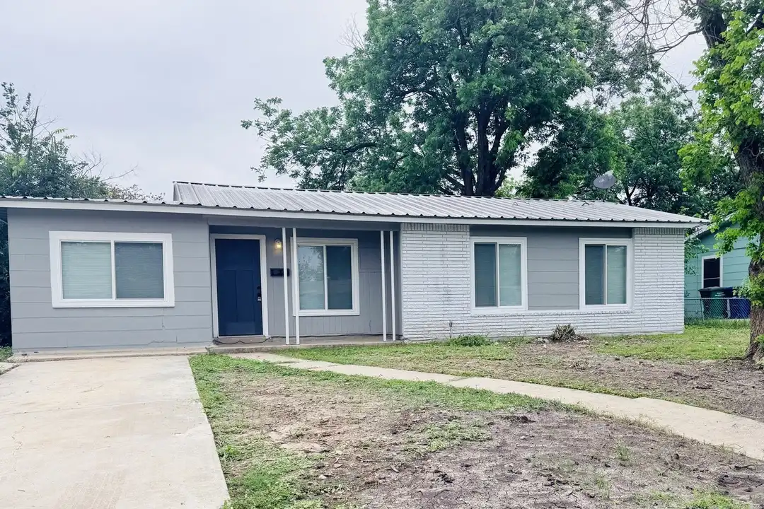 4535 Lark Ave - View 2