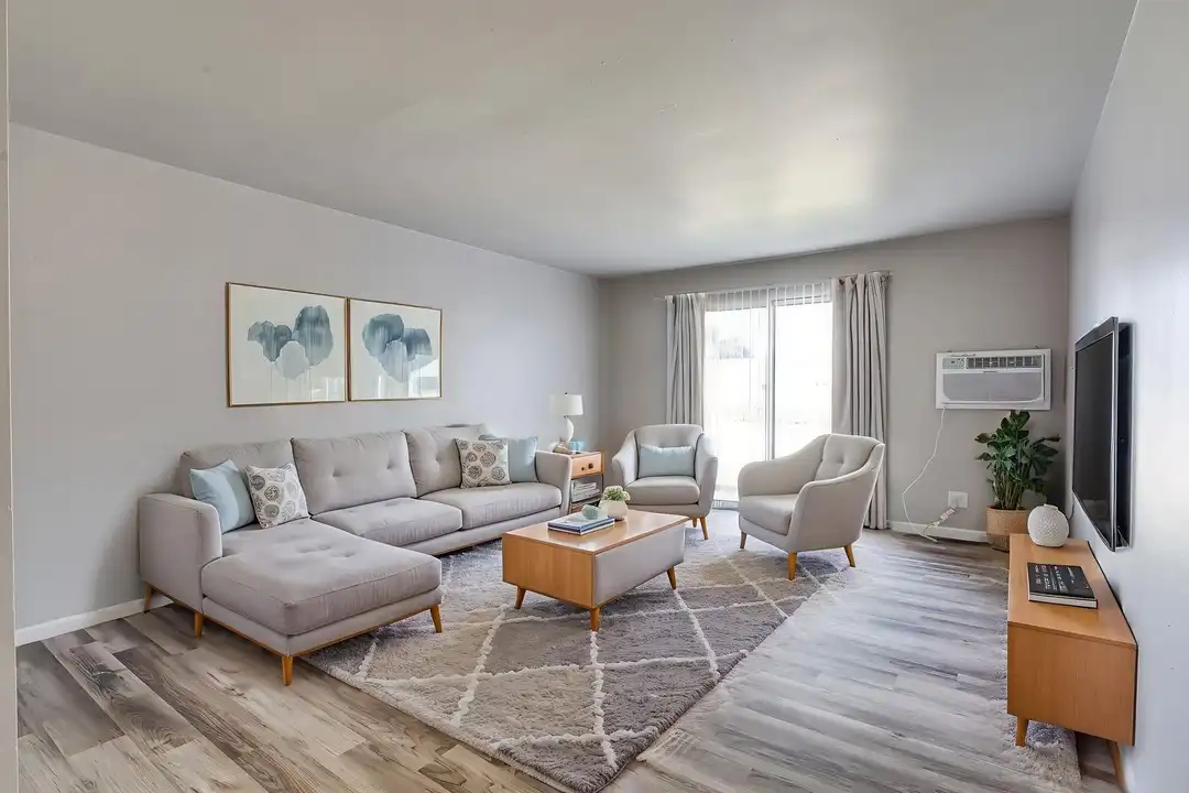 1317 Southland Ave unit 1319-203 - View 3