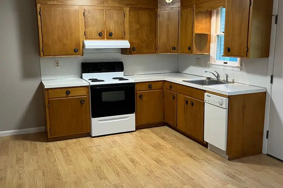 207 S Beech St – photo 1 of 16