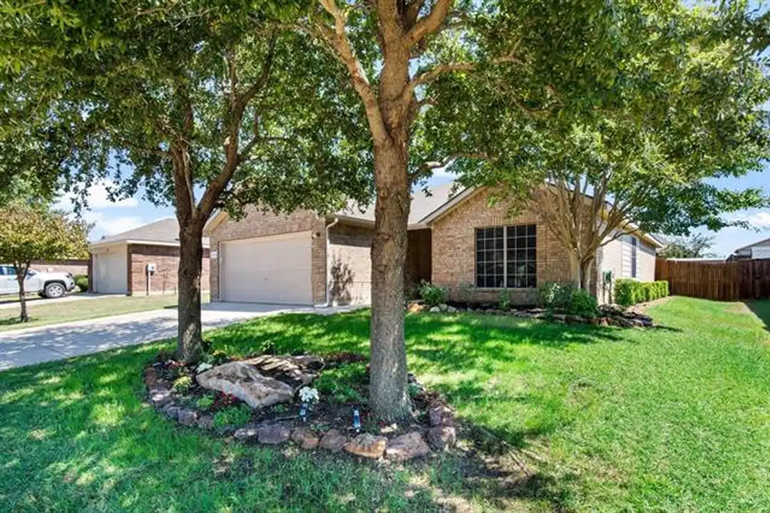 House in Denton - View 4