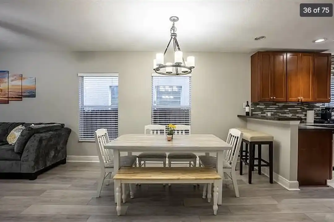 2132 W Spruce St – další