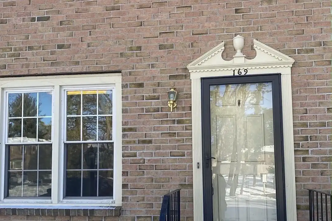 169 Williamsburg Ct – photo 1