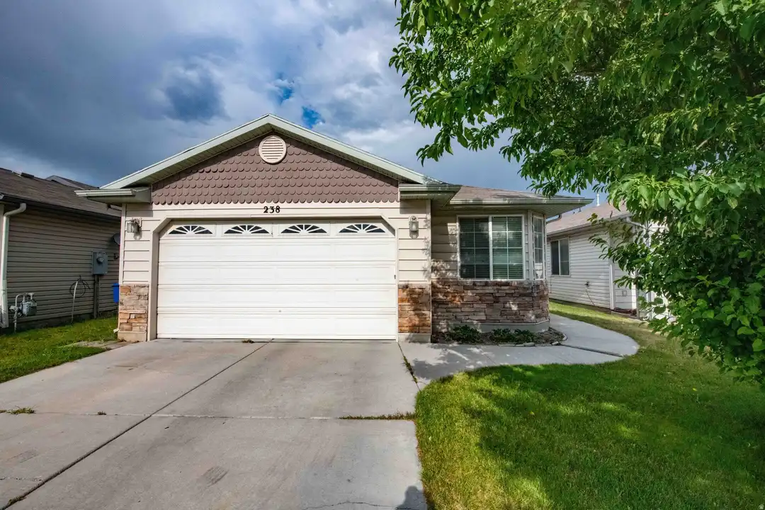 238 Caleb Dr – photo 1