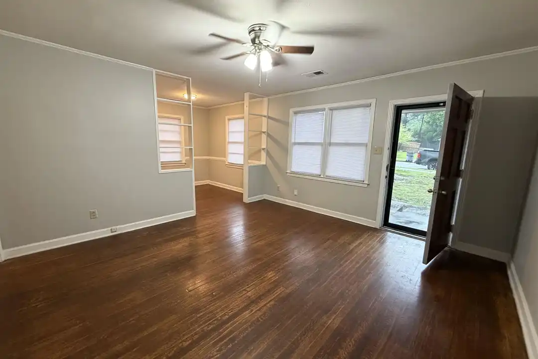 House in Memphis - View 2