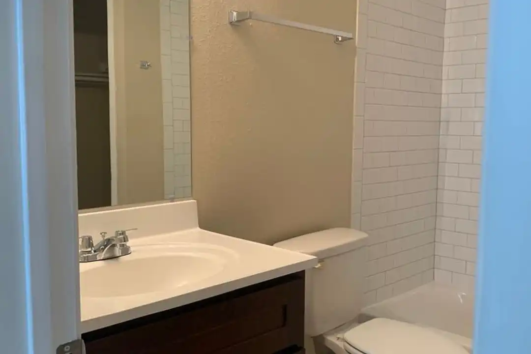 217 Hunters Ln unit 217 - View 6