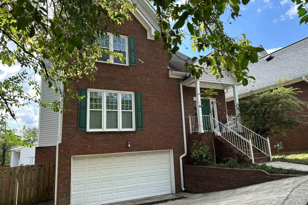 1715 Columbiana Ln – photo 1