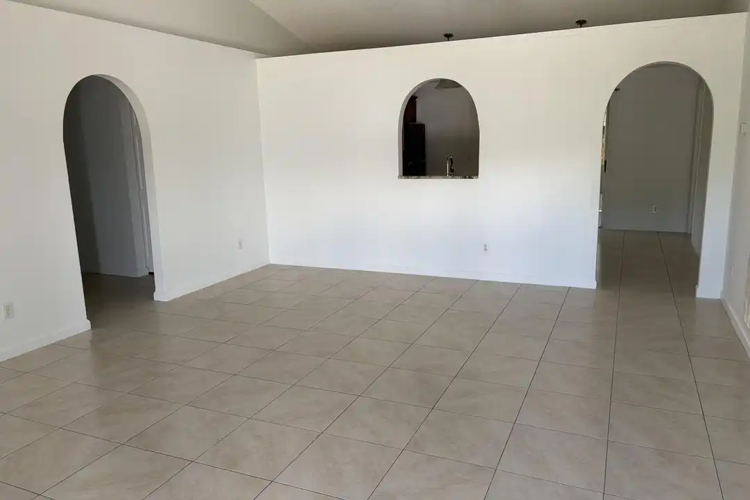 1682 SW Glacador Ave - View 6