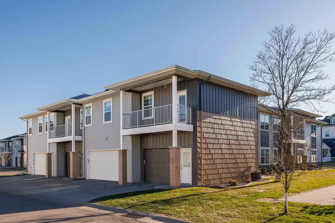 Maple Wood Townhomes – photo 1
