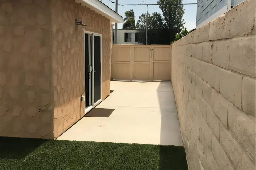 22633 S Figueroa St - View 6