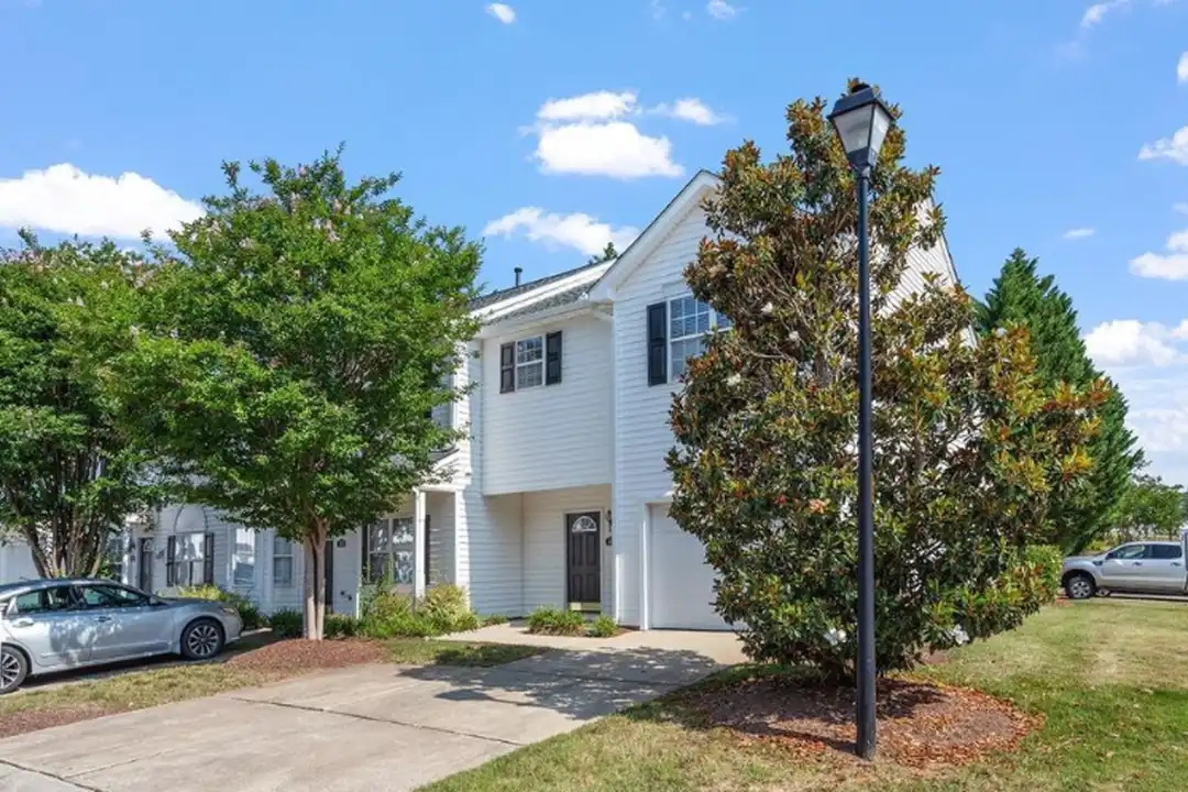 107 Fox Trail Ln - View 2