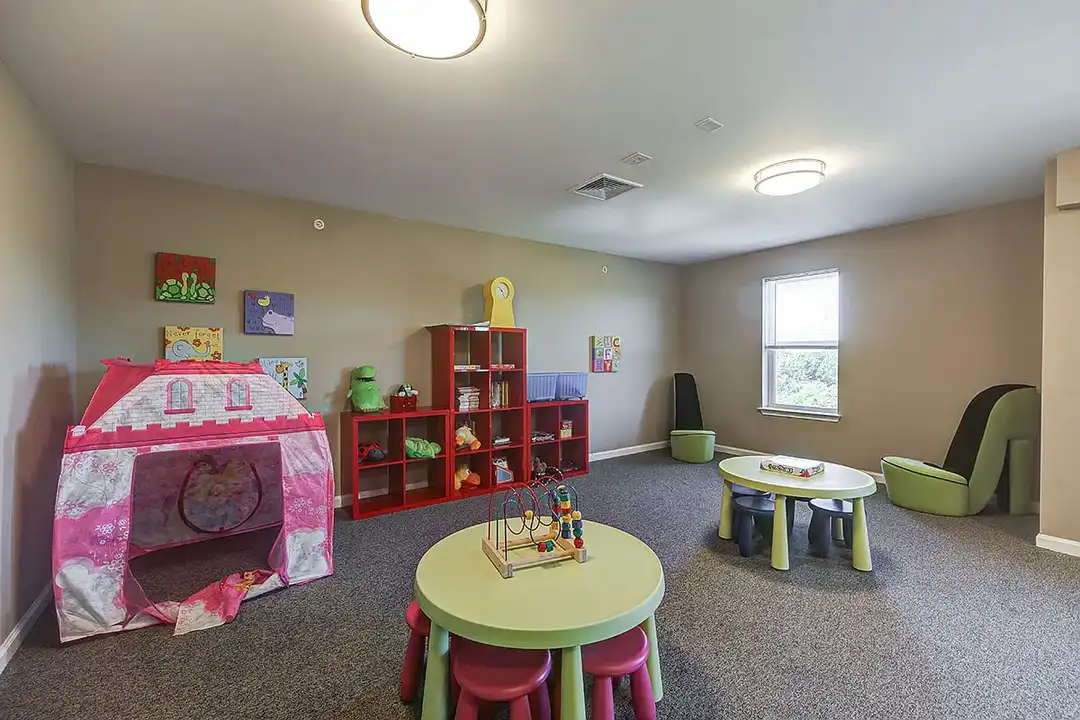 Viewmont Square - View 4