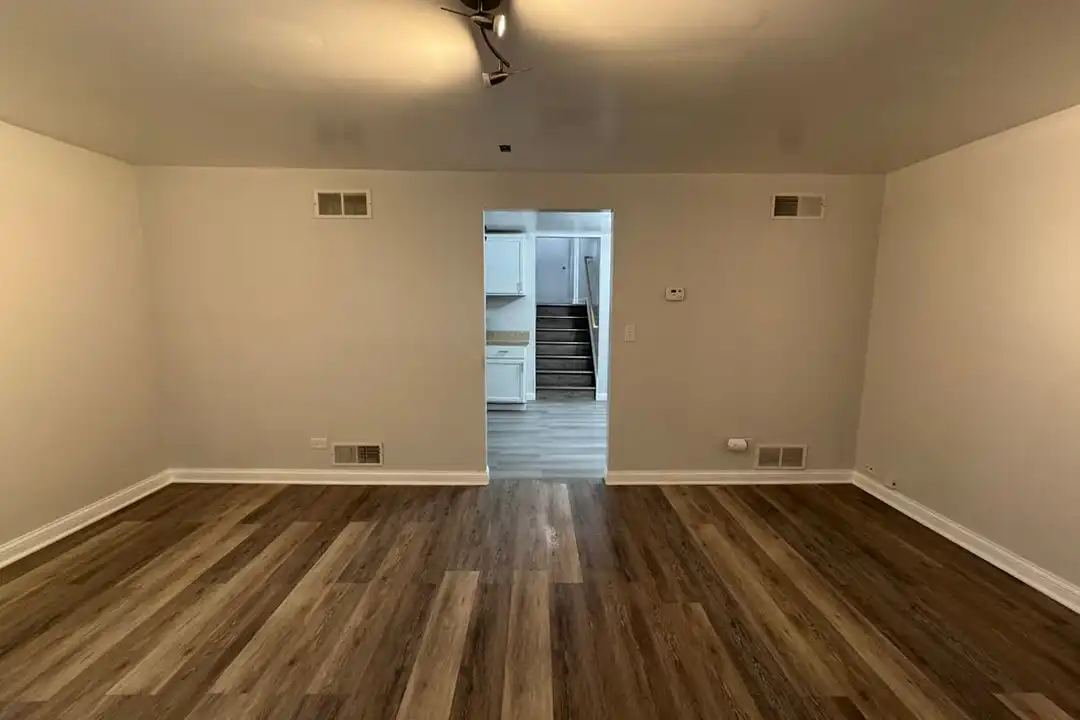 5921 S Racine Ave - View 2