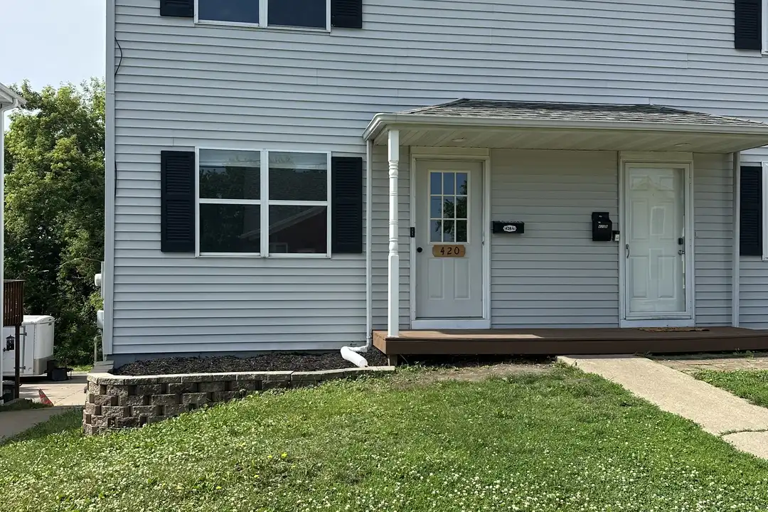 420 Clarke Dr - View 2