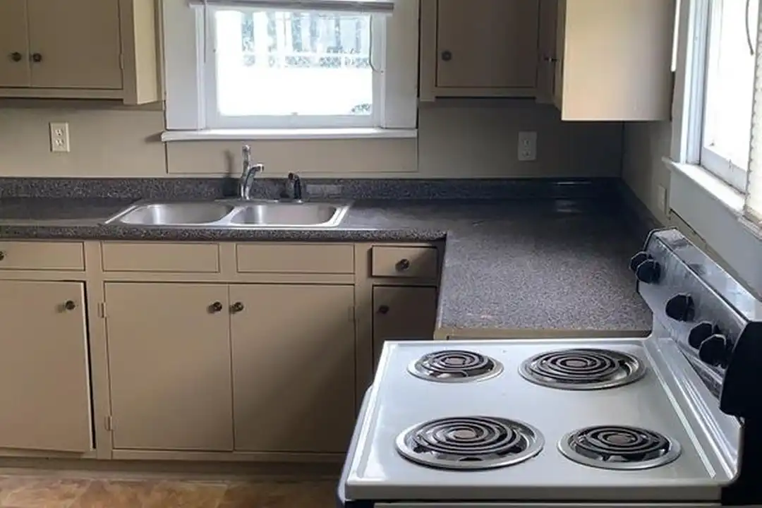 1140 Ewing St - View 5