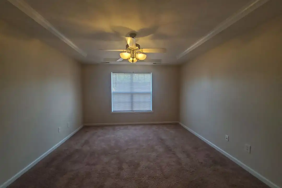 213 Kristin Ave - More