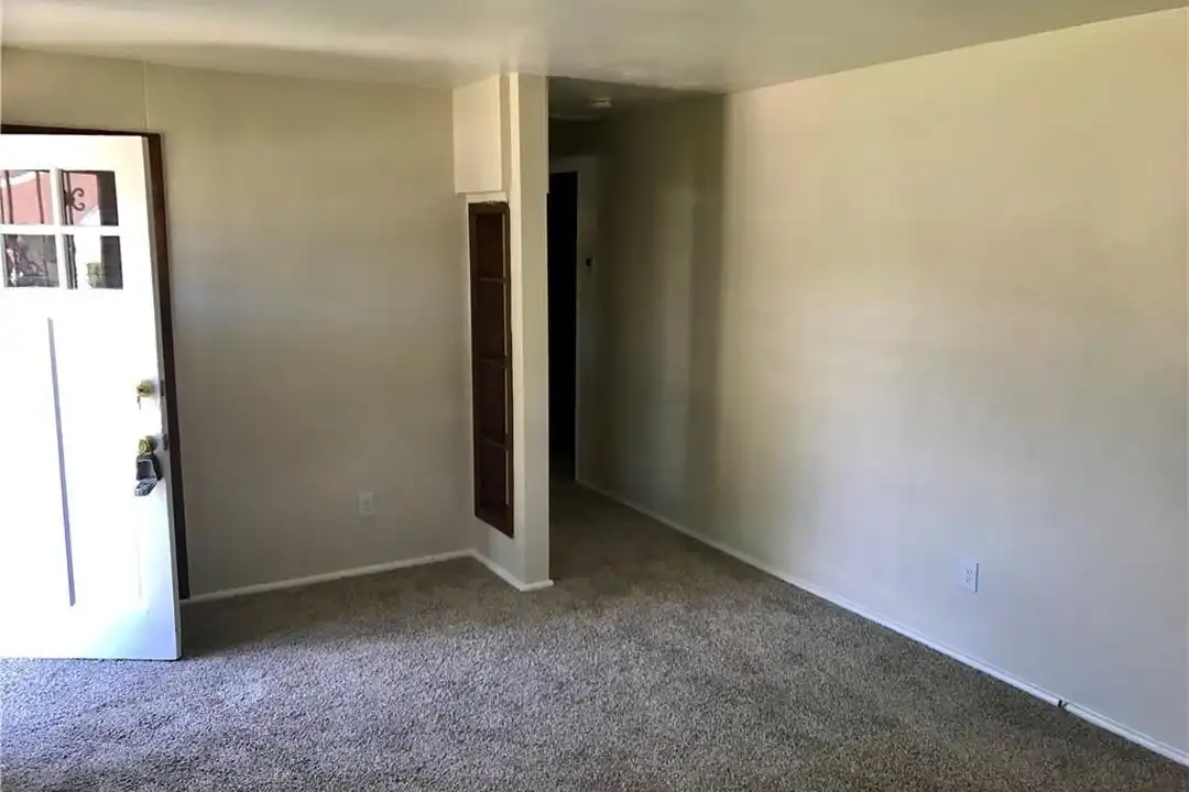 89 Jordan Dr - View 6