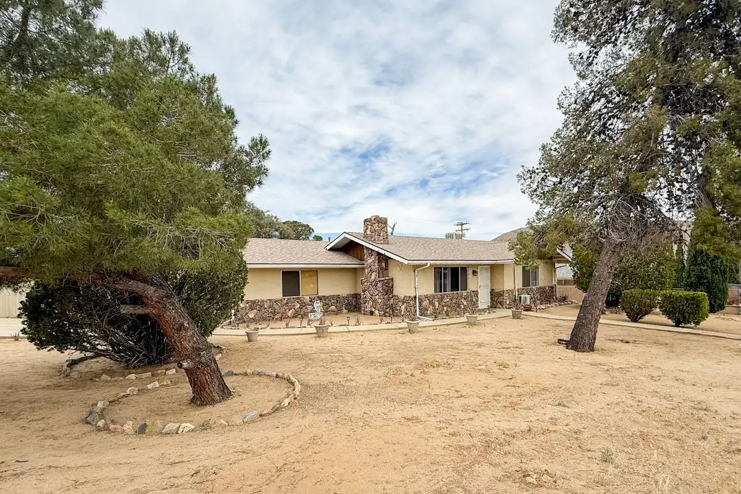 7496 Church St - View 2