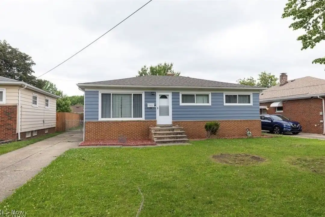 9326 Ackley Rd – photo 1