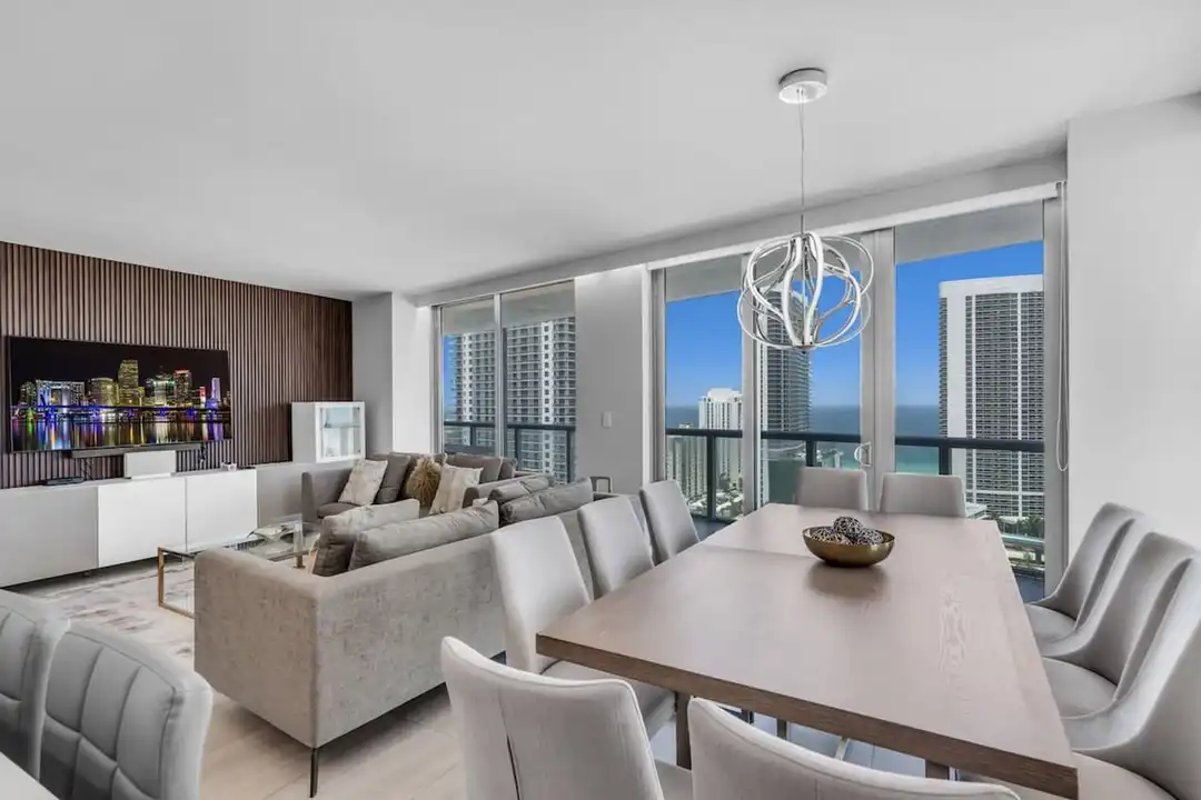 2600 E Hallandale Beach Blvd unit 1540469P - View 3