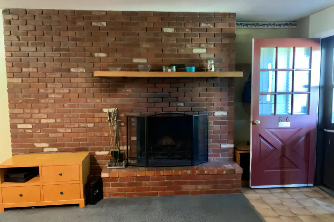 471 Hi Country Dr - More