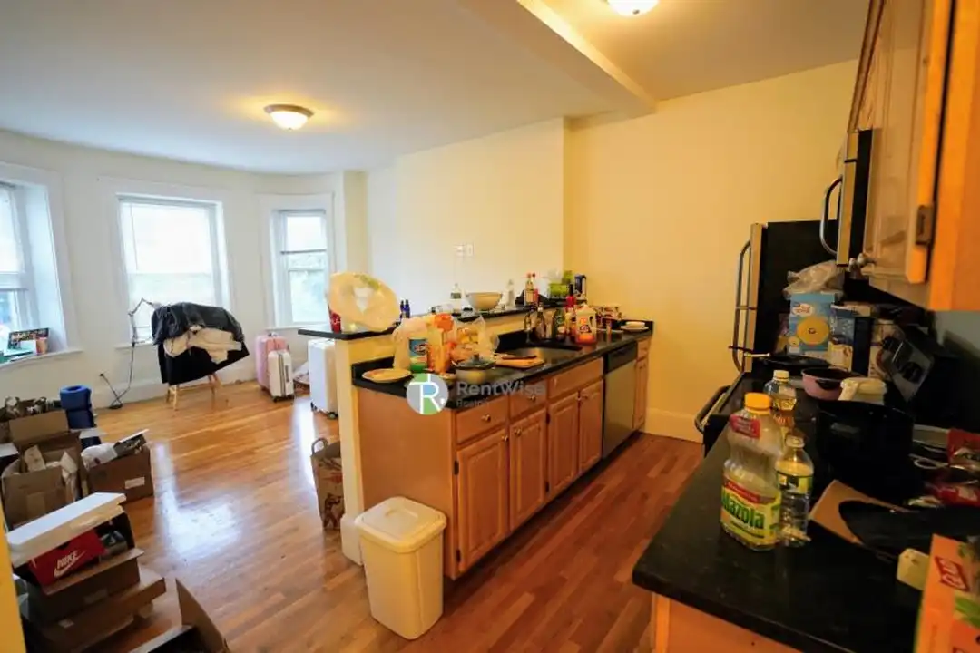 1322 Commonwealth Ave - View 3