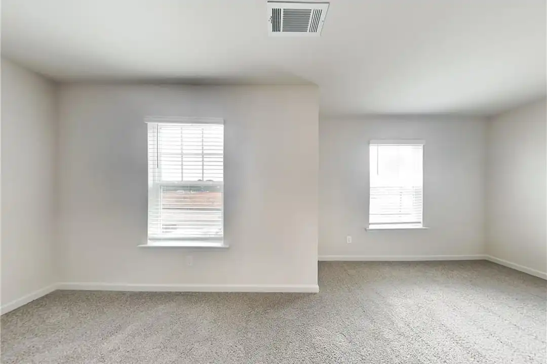 127 Avondale Blvd SE - More