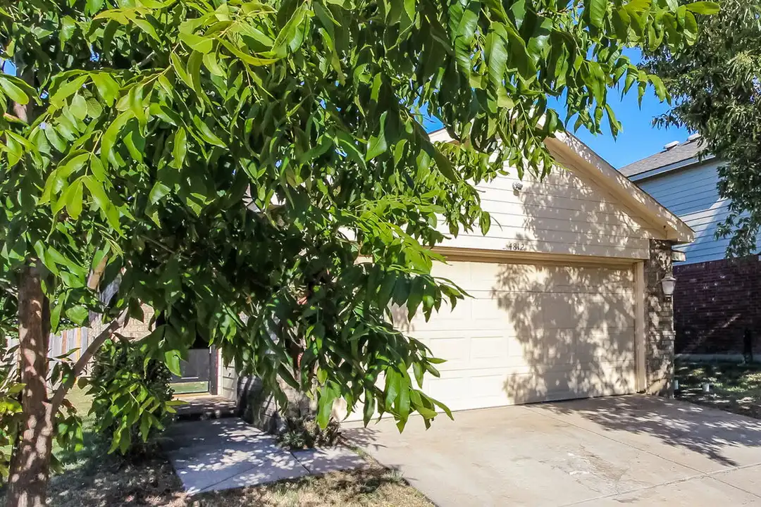 House in Fort Worth, Tarrant County - View 3