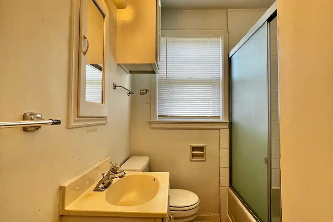 2228 10th Ave - View 6