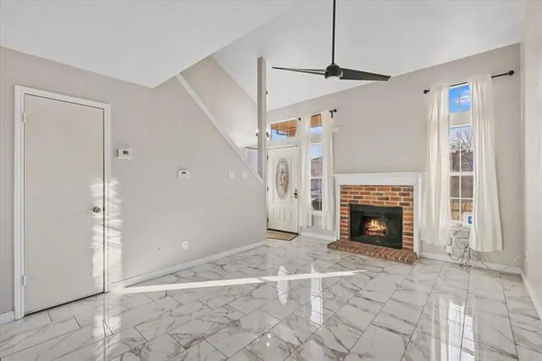 8436 Cloverglen Ln - View 3
