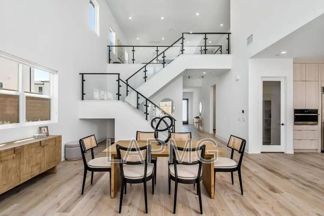 20601 Overlook Ct - View 5