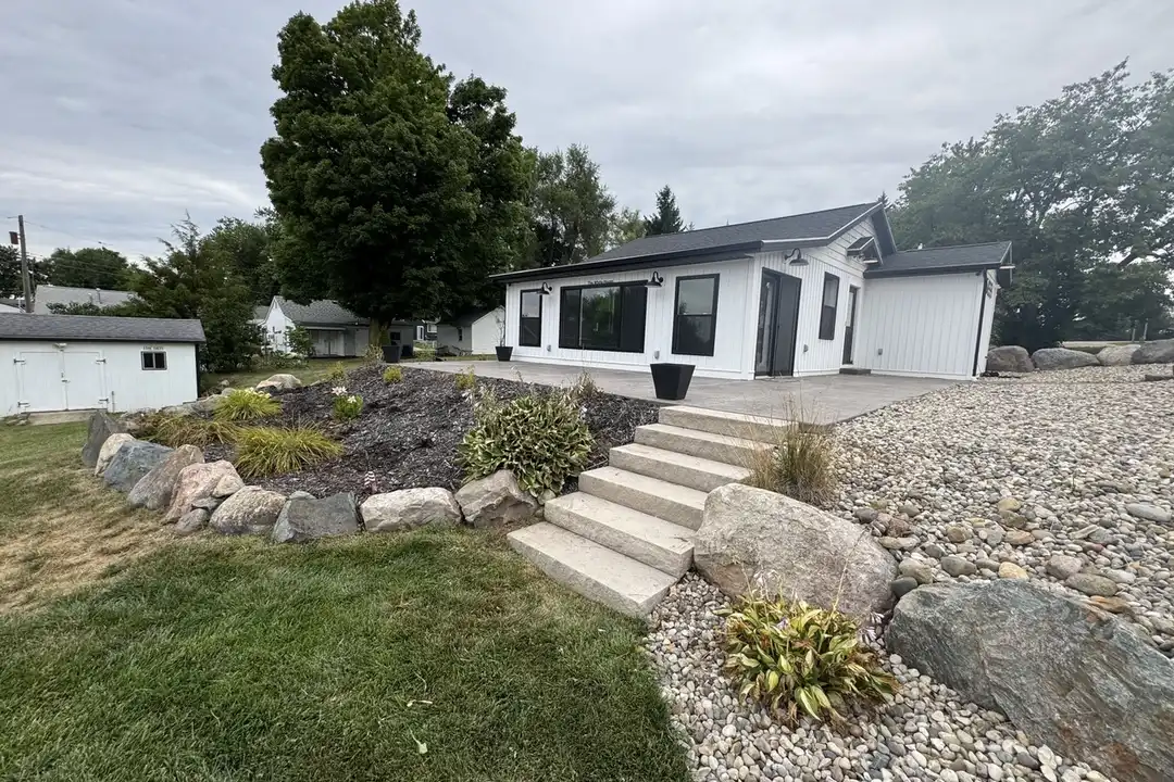 5833 Edgewood Ct – photo 1 of 10