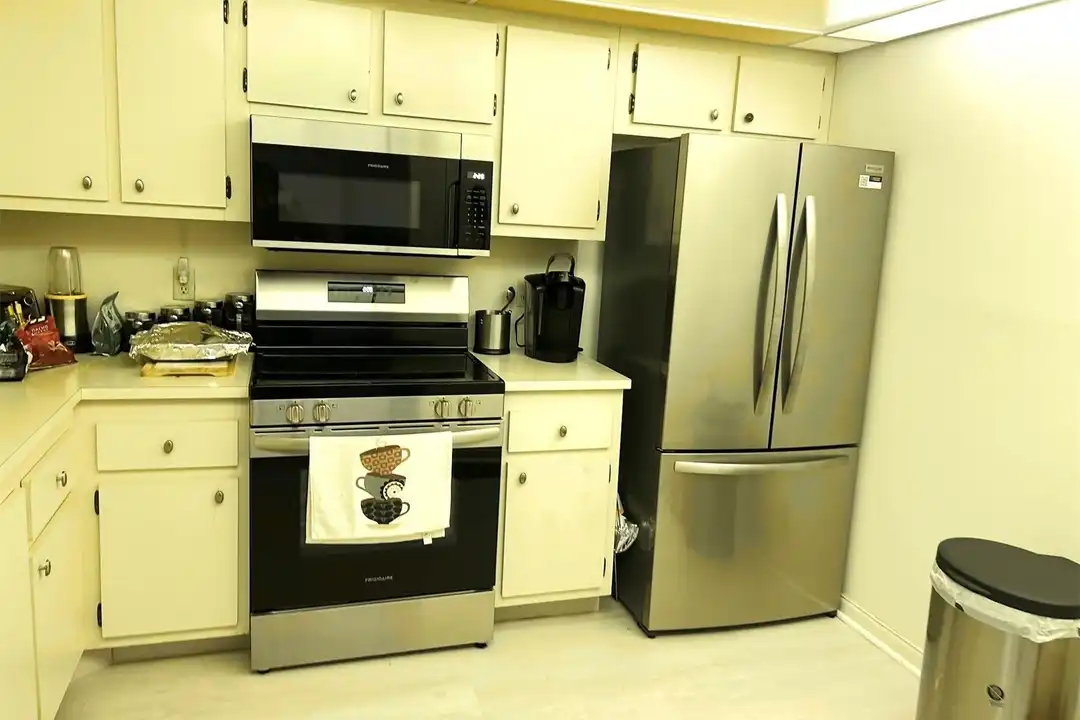 1902 Bermuda Cir #G2 - View 6