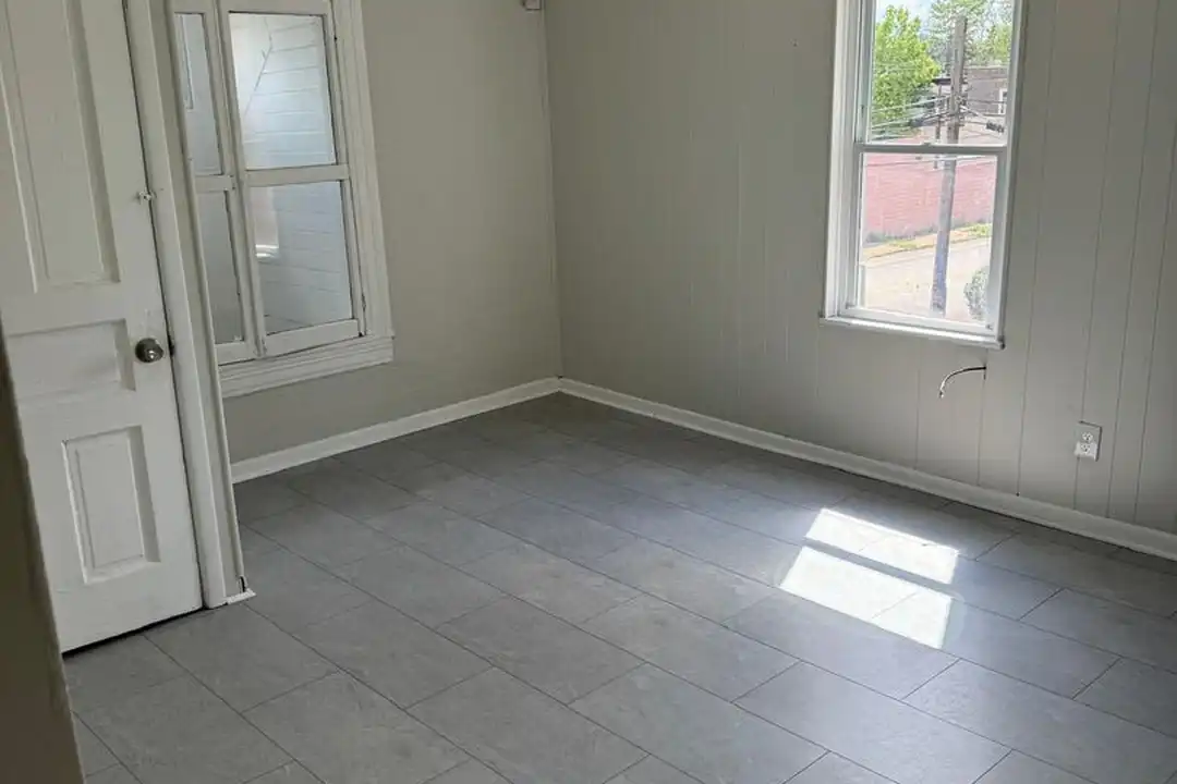 2050 Monongahela Ave unit Unit 2 – photo 1