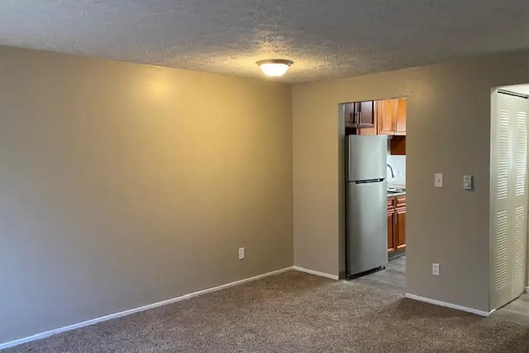 118 Gluck St – photo 1