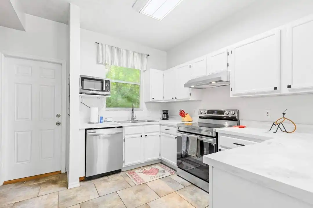 4415 SW 34th St unit 1359127P - More