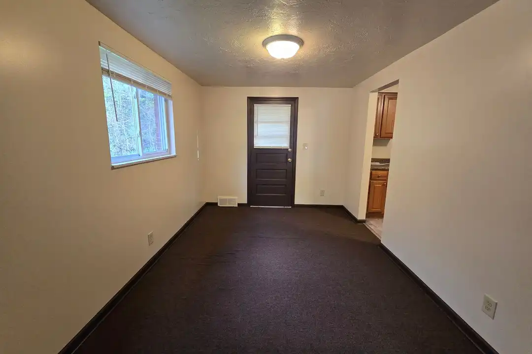 261 Universal Rd unit 261UNIV - View 5