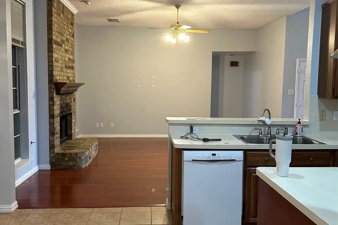House in Flower Mound - View 5
