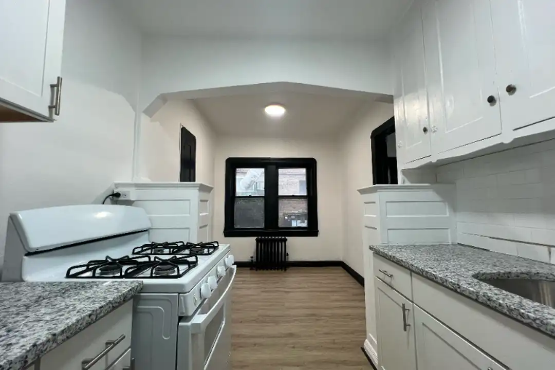 1411 Roycroft Ave – photo 1