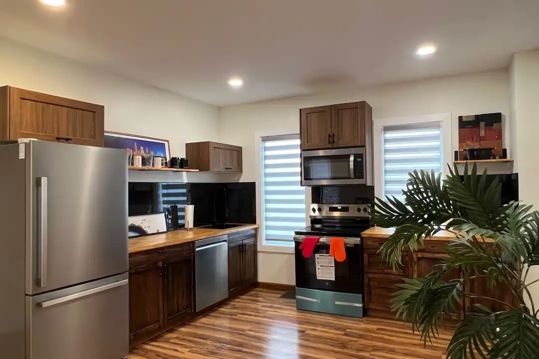 7515 Lawn Ave – pohled 2