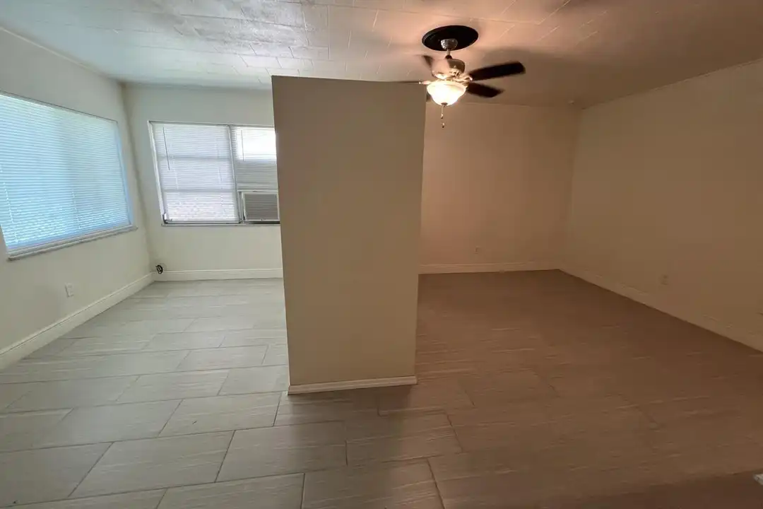 1005 Vine St unit C - View 5