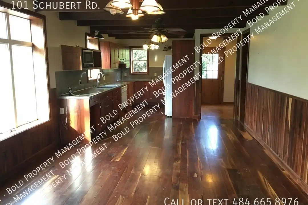 101 Schubert Rd - View 5
