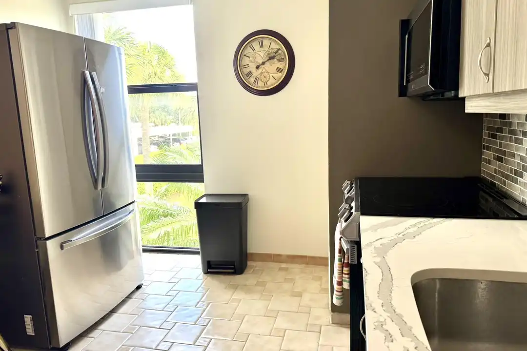 Apartment in Deerfield Beach - View 4